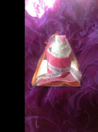 luiertaartje met lepeltje (rood) € 1,50